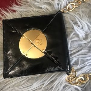 BCBG patent cross body purse like new